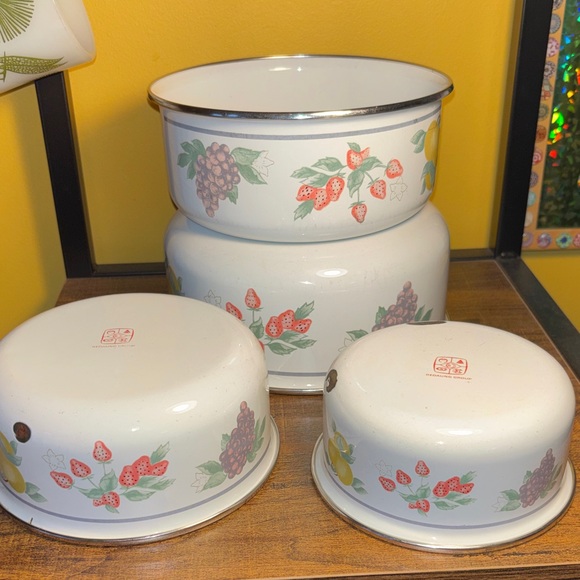 Floral Patterned Food Storage Containers - Picture 1 of 6